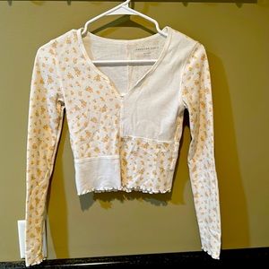 Women’s American Eagle long sleeve Crop top waffel material Xs